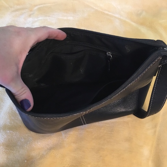 ✨HOST PICK✨ Fossil black leather purse - Picture 5 of 9